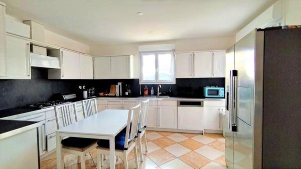 Maison 5 pièces - 142 m² Exclusivité efficity