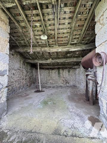 ANCIEN CORPS DE FERME AVEC DEPENDANCES
