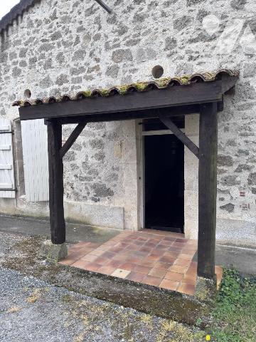 ANCIEN CORPS DE FERME AVEC DEPENDANCES