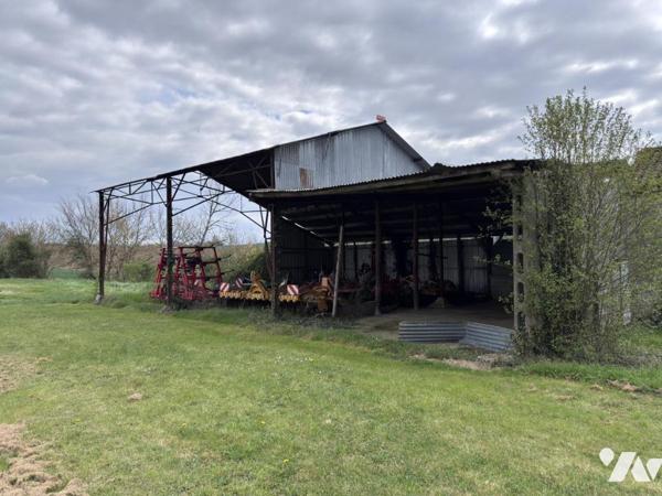 ANCIEN CORPS DE FERME AVEC DEPENDANCES