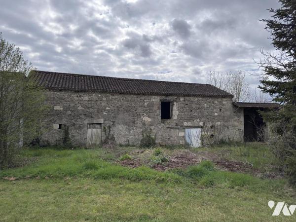 ANCIEN CORPS DE FERME AVEC DEPENDANCES