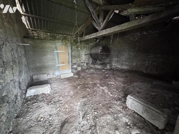 ANCIEN CORPS DE FERME AVEC DEPENDANCES