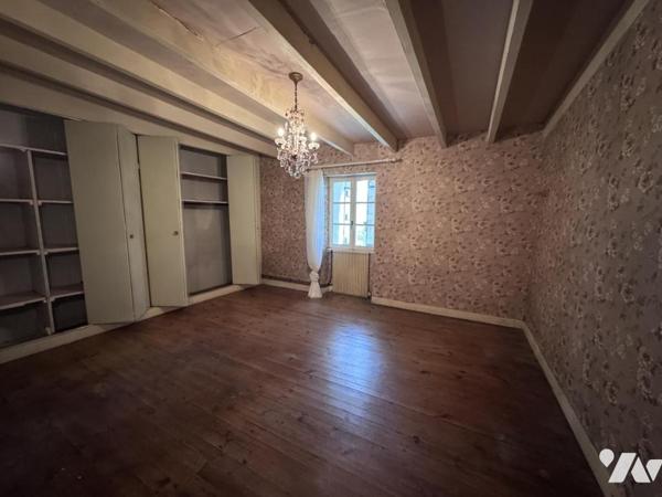 ANCIEN CORPS DE FERME AVEC DEPENDANCES