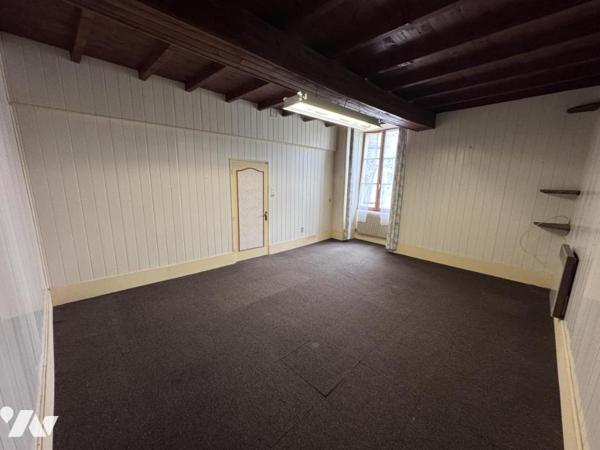 ANCIEN CORPS DE FERME AVEC DEPENDANCES