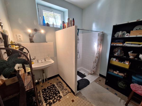 Maison de caractère à finir de rénover – à 10 min des commodités