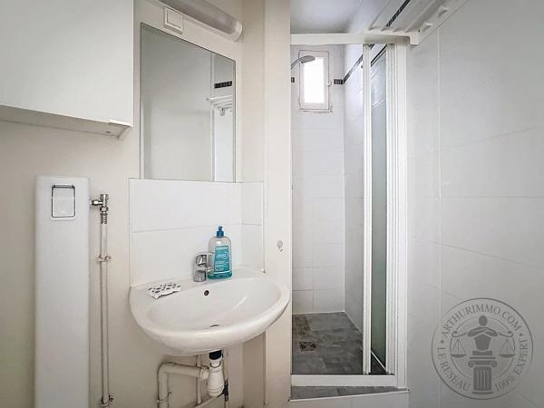 Vente                                                      Appartement
                        
                     2 pièces                      33 m2                     à Paris 13