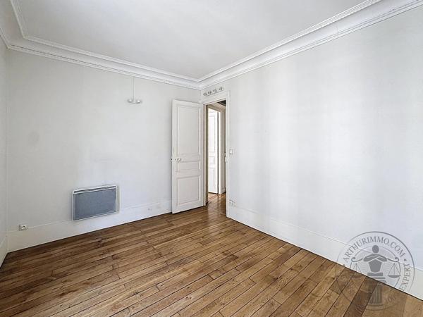 Vente                                                      Appartement
                        
                     2 pièces                      33 m2                     à Paris 13