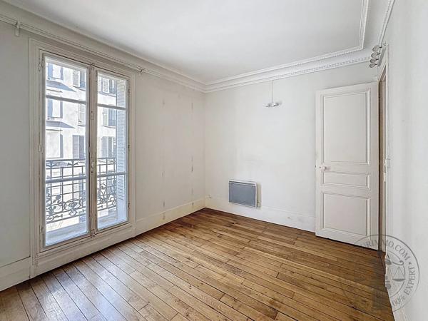 Vente                                                      Appartement
                        
                     2 pièces                      33 m2                     à Paris 13