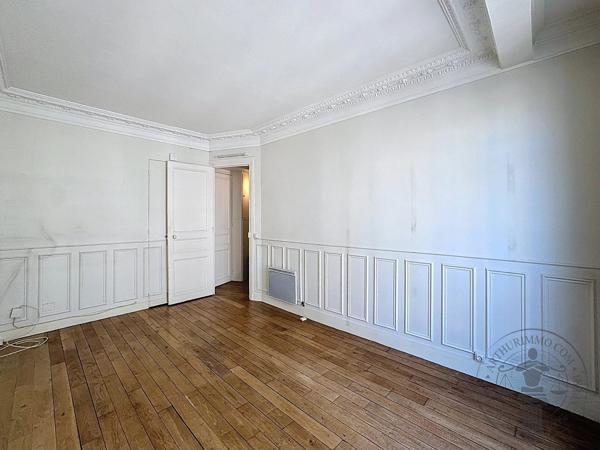 Vente                                                      Appartement
                        
                     2 pièces                      33 m2                     à Paris 13