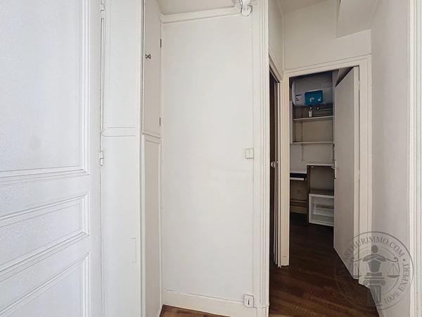 Vente                                                      Appartement
                        
                     2 pièces                      33 m2                     à Paris 13
