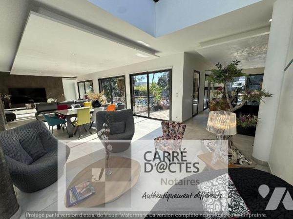 Les Notaires Associés Carré D'@ctes Vaunage, ont le plaisir de vous proposer cette propriété co...