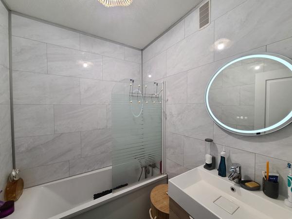 Appartement Fontenay Le Fleury 2 pièce(s) 55 m2