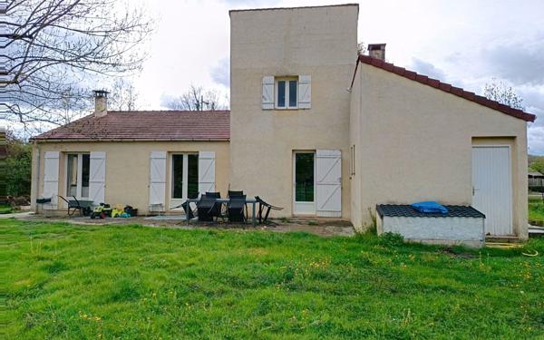 Maison à vendre    4 pièces •  Saint-Priest-Bramefant