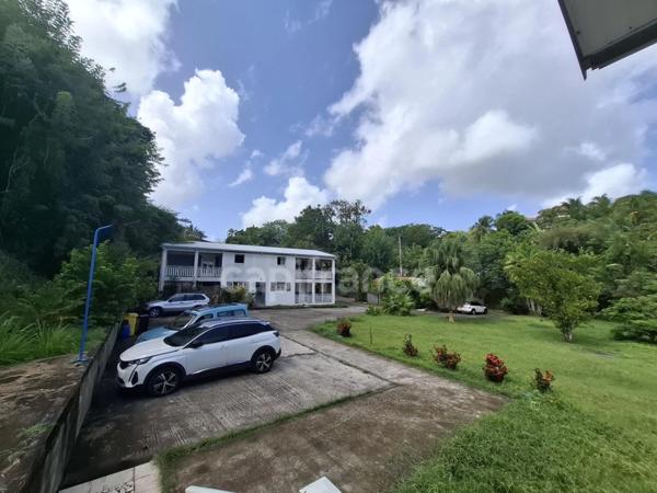Rare à la vente - Immeuble de rapport aux Trois-îlets, entrée Pointe du bout – 7 logements – Terrain de 2337m² - parking et jardin