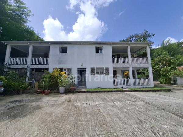 Rare à la vente - Immeuble de rapport aux Trois-îlets, entrée Pointe du bout – 7 logements – Terrain de 2337m² - parking et jardin