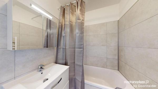 Location                                                      Appartement
                        
                     1 pièces                      28 m2                     à Pontault-Combault