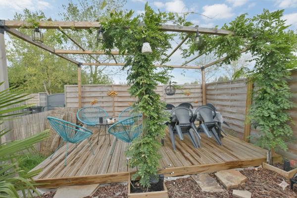 Maison contemporaine de 2015 avec grand terrain sans vis-à-vis à Bergerac.