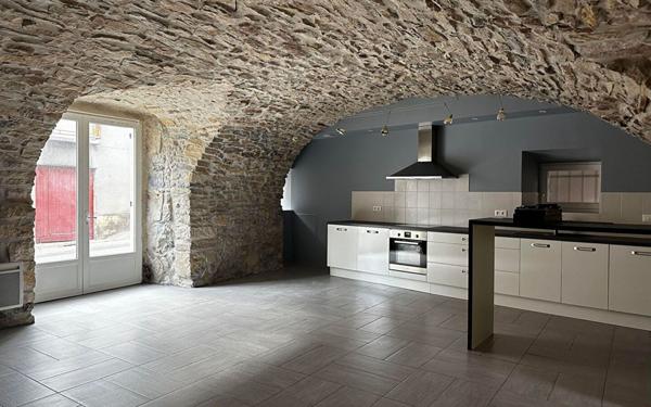 Appartement à louer    3 pièces •  Lablachère