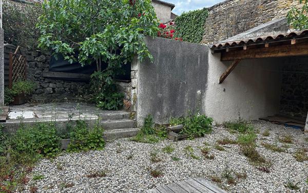 Appartement à louer    3 pièces •  Lablachère