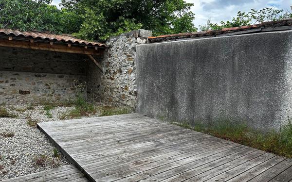 Appartement à louer    3 pièces •  Lablachère