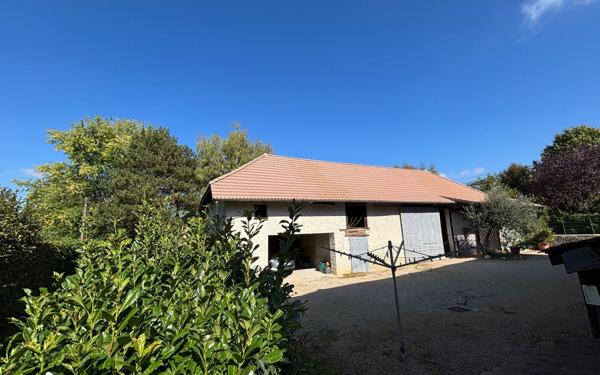 Maison à vendre    6 pièces • 201 m2 Dolomieu