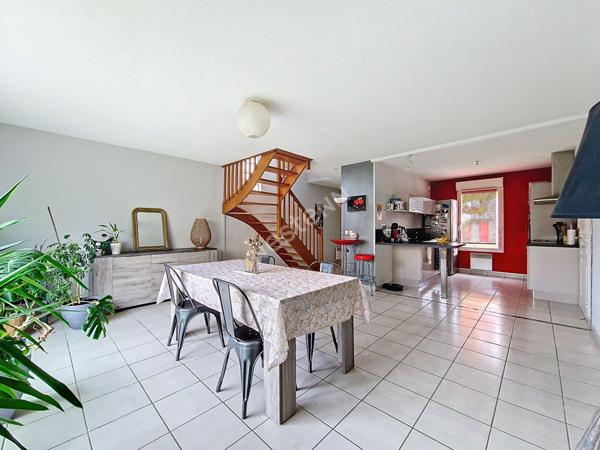 À vendre: Investissement locatif Maison avec 3 chambres avec locataires en place, secteur prisé du CHU de Poitiers