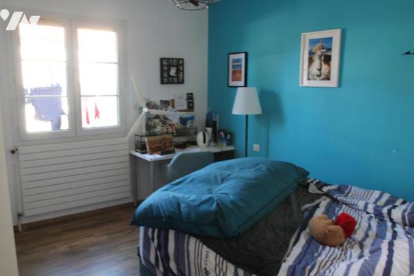 AIFFRES, PROCHES COMMODITES, BELLE VILLA DE PLAIN PIED EN PARFAIT ETAT AVEC PISCINE.