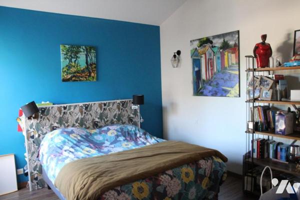 AIFFRES, PROCHES COMMODITES, BELLE VILLA DE PLAIN PIED EN PARFAIT ETAT AVEC PISCINE.