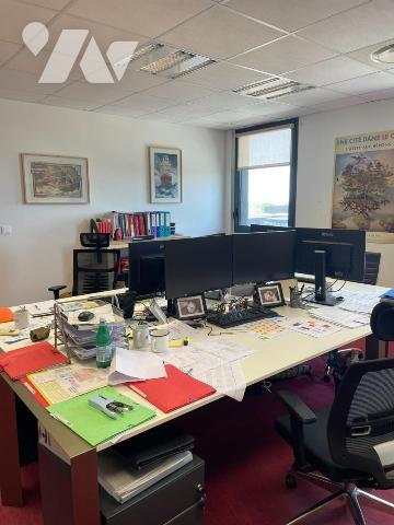 local à usage de bureau 85m²