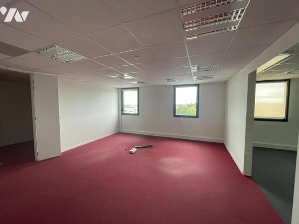 local à usage de bureau 85m²