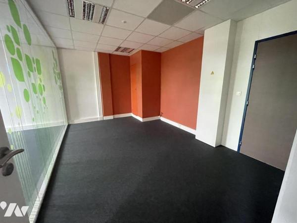 local à usage de bureau 85m²