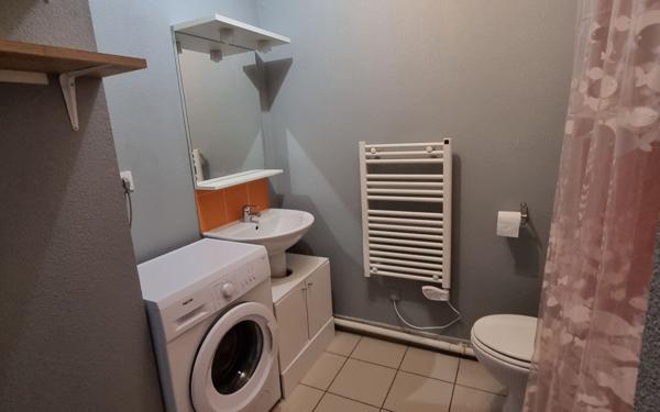 Appartement à louer    2 pièces • 42,49 m2 Saint-Genis-Laval