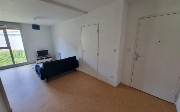 Appartement à louer    2 pièces • 42,49 m2 Saint-Genis-Laval