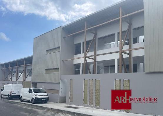 A LOUER - Appartement F1 neuf - Plateau Caillou avec belle vue mer