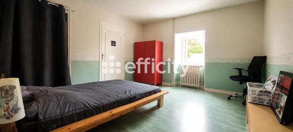 Maison
         8 pièces
        - 215 m² 196 100 € *