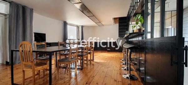Maison
         8 pièces
        - 215 m² 196 100 € *