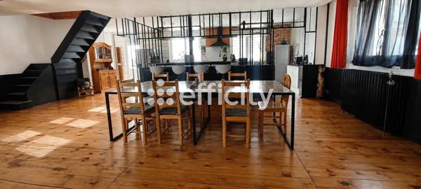 Maison
         8 pièces
        - 215 m² 196 100 € *