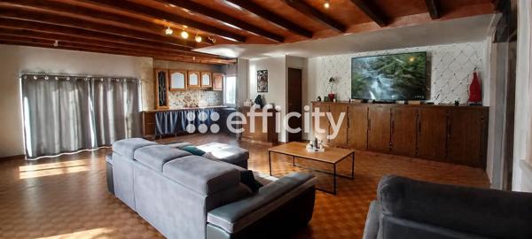 Maison
         8 pièces
        - 215 m² 196 100 € *