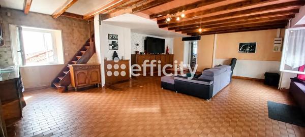 Maison
         8 pièces
        - 215 m² 196 100 € *
