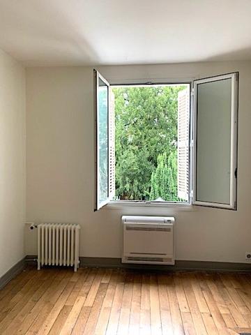 À vendre - Maison ancienne, 5 pièces située à Tours (37000)