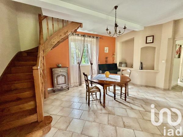 Maison 9 pièces de 229 m² à Barbezieux-Saint-Hilaire (16300)