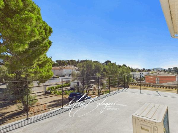 La Garde (83130) LA GARDE - RARE ! Duplex Rénové avec Terrasse + 2 Parkings - Plage à 15 min !