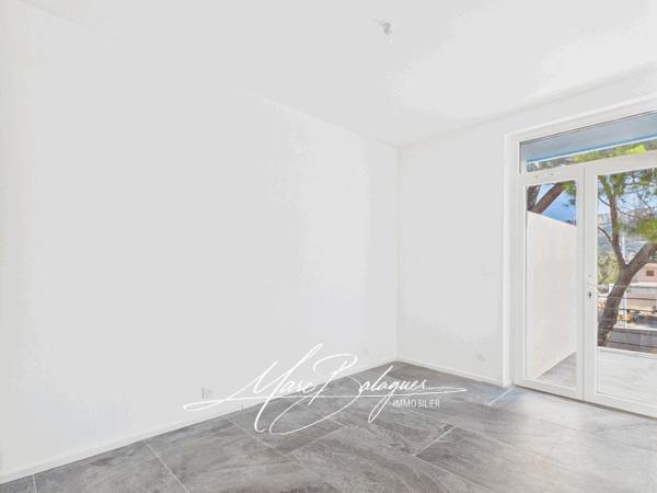 La Garde (83130) LA GARDE - RARE ! Duplex Rénové avec Terrasse + 2 Parkings - Plage à 15 min !