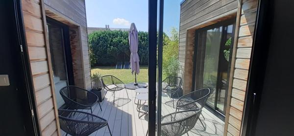 MAISON 3 CHAMBRES - BUREAU - GARAGE - PATIO ENSOLEILLE - POSSIBILITE DE SEMI PLAIN PIED