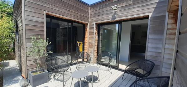 MAISON 3 CHAMBRES - BUREAU - GARAGE - PATIO ENSOLEILLE - POSSIBILITE DE SEMI PLAIN PIED