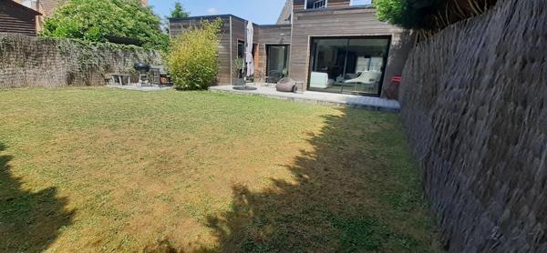 MAISON 3 CHAMBRES - BUREAU - GARAGE - PATIO ENSOLEILLE - POSSIBILITE DE SEMI PLAIN PIED