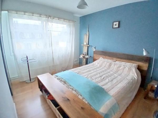 MAISON 3 CHAMBRES - BUREAU - GARAGE - PATIO ENSOLEILLE - POSSIBILITE DE SEMI PLAIN PIED