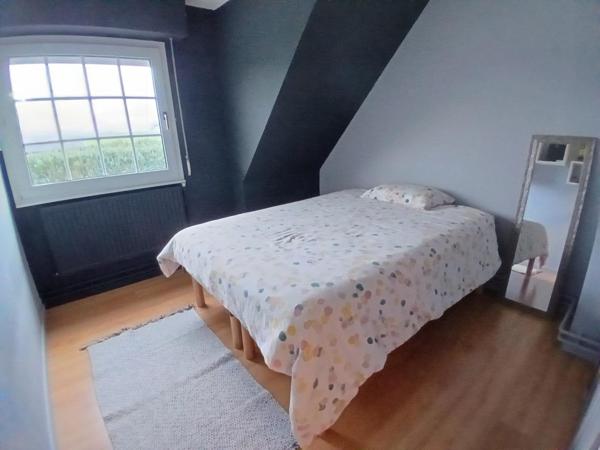 MAISON 3 CHAMBRES - BUREAU - GARAGE - PATIO ENSOLEILLE - POSSIBILITE DE SEMI PLAIN PIED