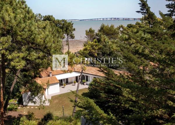 Propriété avec accès direct à la mer – Ile de Ré