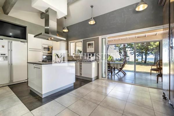 Propriété avec accès direct à la mer – Ile de Ré